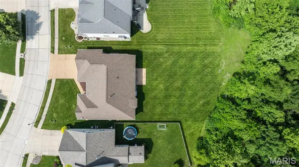 905 Summit Oaks DR, Eureka, MO 63025