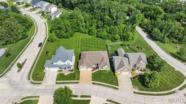 905 Summit Oaks DR, Eureka, MO 63025