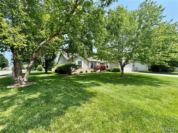 829 Clemson AVE, Fairview Heights, IL 62208