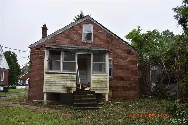 3835 Oakridge BLVD, Northwoods, MO 63121