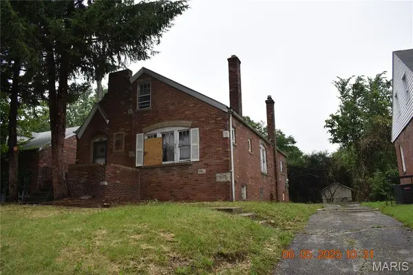 3835 Oakridge BLVD, Northwoods, MO 63121