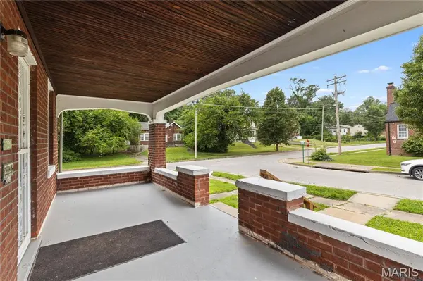 3800 Oakridge BLVD, Northwoods, MO 63121