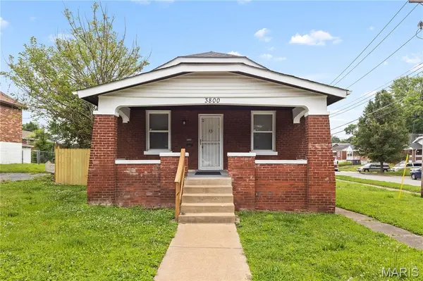 3800 Oakridge BLVD, Northwoods, MO 63121