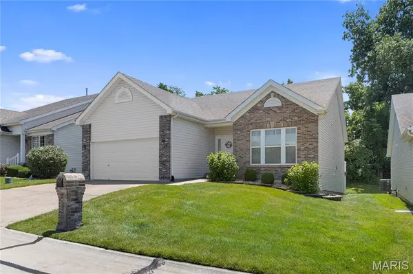 120 Ellington Oaks DR, St Peters, MO 63376