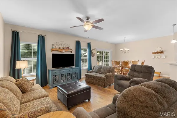 120 Ellington Oaks DR, St Peters, MO 63376