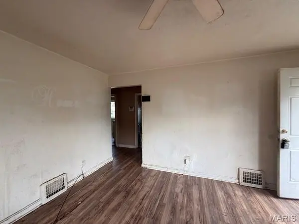 7446 Calvin AVE, Country Club Hills, MO 63136