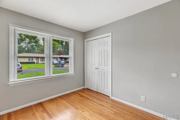 7 Norine CT, Florissant, MO 63031