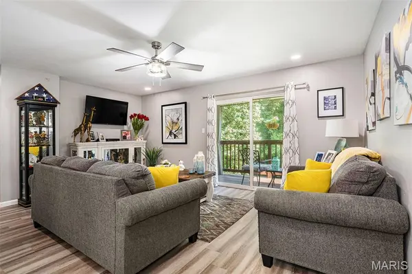 10 Eagle Rock CV #302, Valley Park, MO 63088