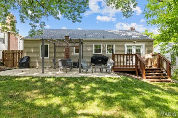608 N Laclede Station RD, Webster Groves, MO 63119