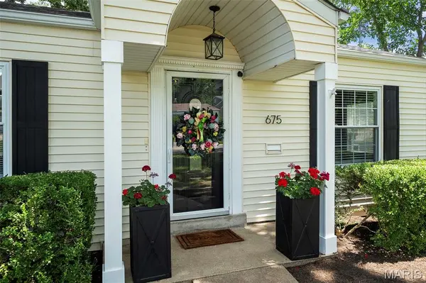 675 Chelsea AVE, Kirkwood, MO 63122