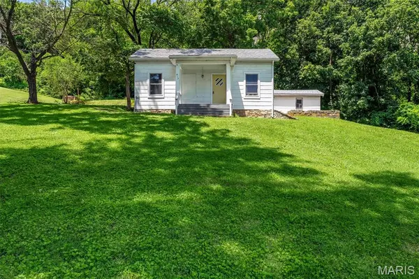 413 Luke ST, Clarksville, MO 63336