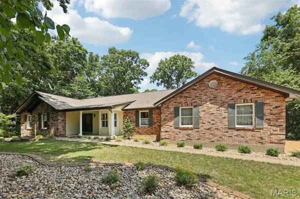 67 High Trails DR, Eureka, MO 63025