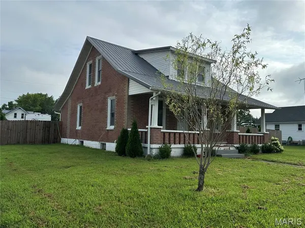 301 E Jackson AVE, Owensville, MO 65066