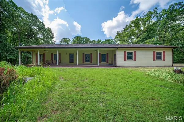1074 Boone Woods TRL, Augusta, MO 63332