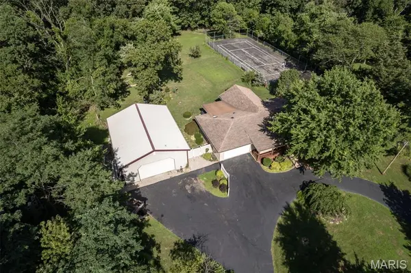 4725 W Rock Creek RD, High Ridge, MO 63049