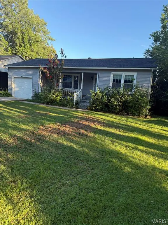 727 W Fannetta ST, Dexter, MO 63841