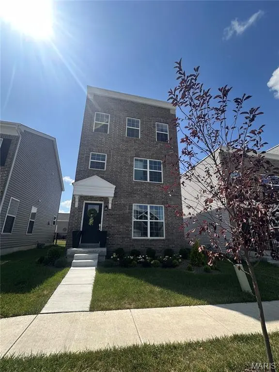 9450 Woolworth DR,  Crestwood,  MO 63126