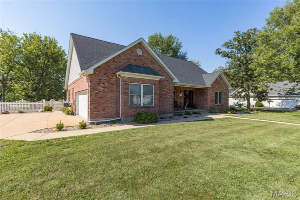 1114 Springbrook Park DR, Farmington, MO 63640