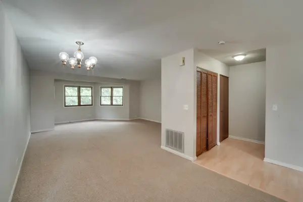 74 Terry DR #C, Roselle, IL 60172