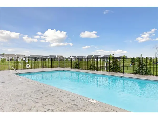 9960 Arrowwood TRL, Woodbury, MN 55129