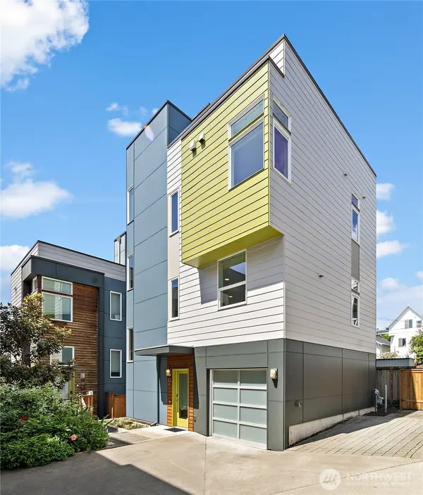 705 18th AVE S #B, Seattle, WA 98144