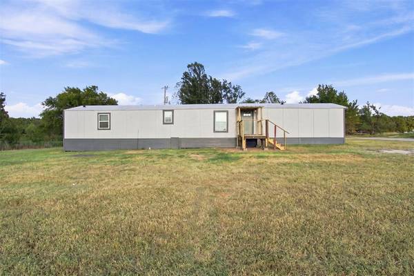 333144 E 1066 RD, Mcloud, OK 74851