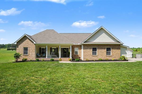 948 Goslin Branch Rd, Burns, TN 37029