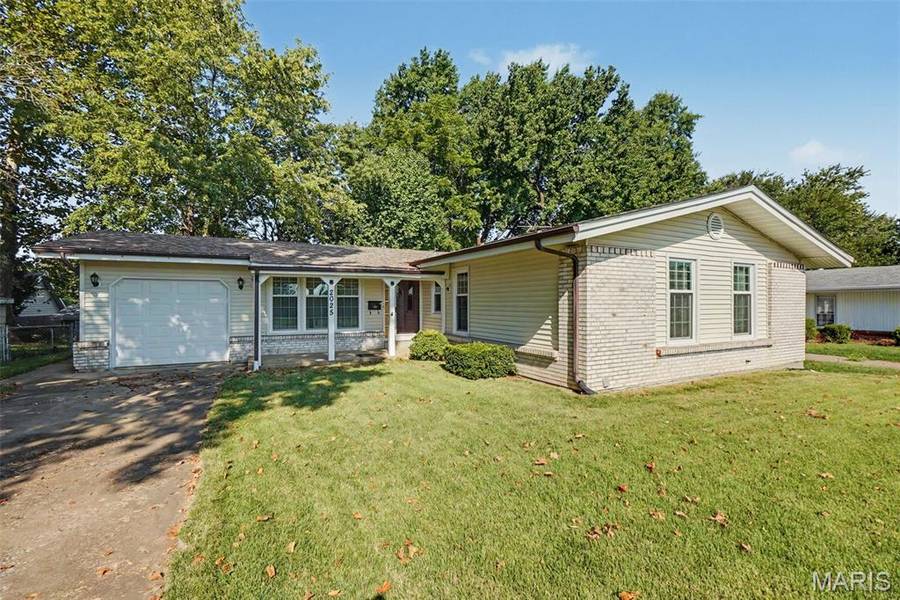2025 Derhake RD, Florissant, MO 63033