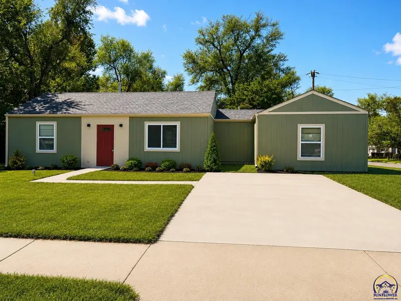 3359 SE Irvingham ST, Topeka, KS 66605