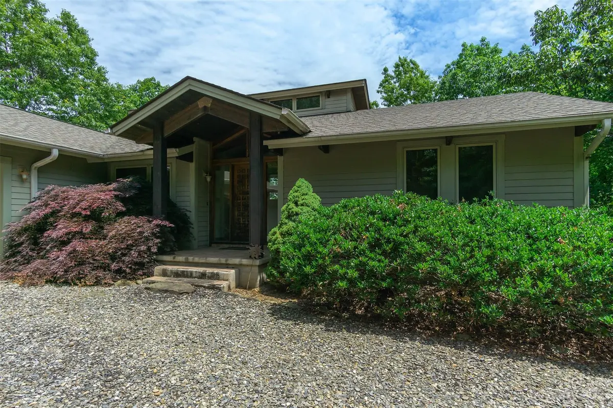 3148 Sand Branch RD, Black Mountain, NC 28711