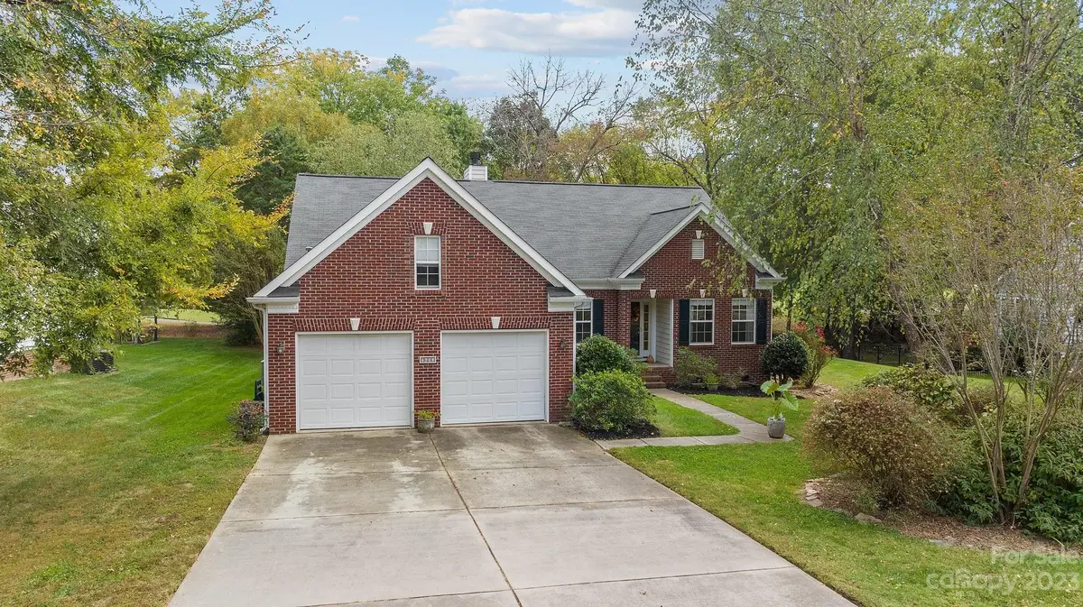 7602 Hogans Bluff LN, Mint Hill, NC 28227