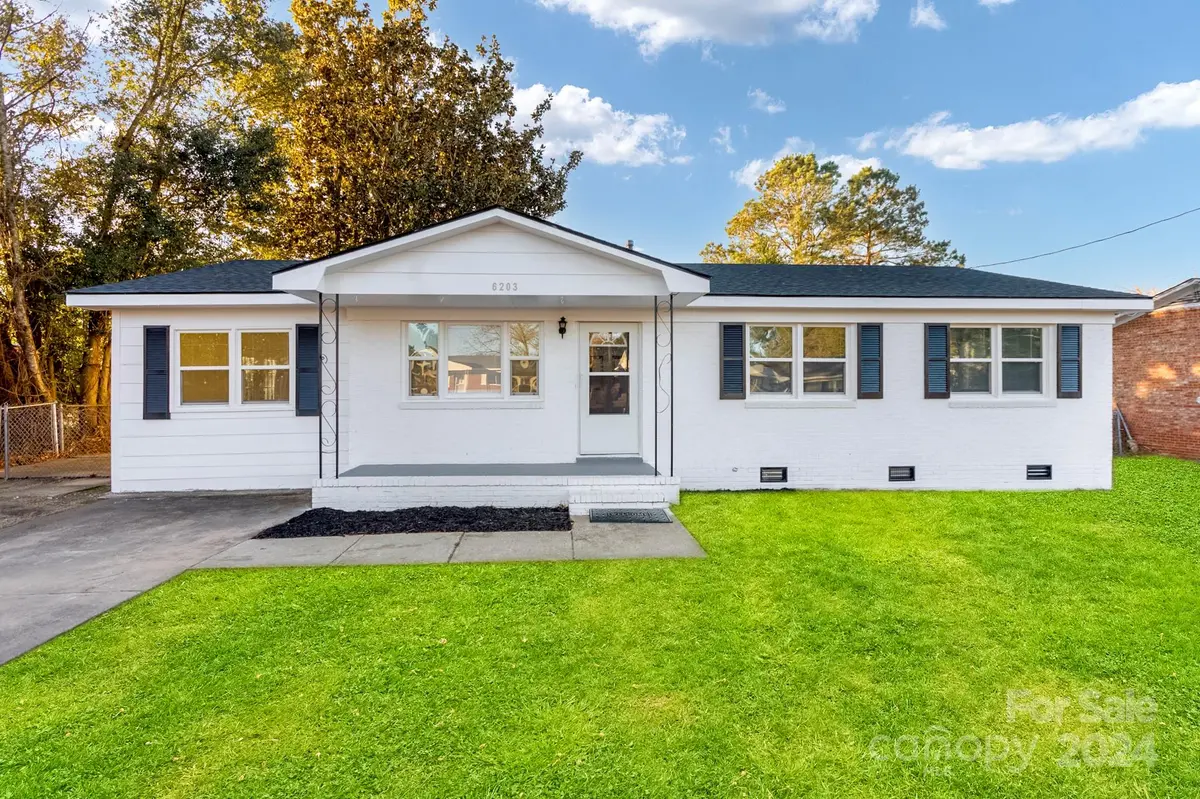 6203 Timberland DR, Fayetteville, NC 28314