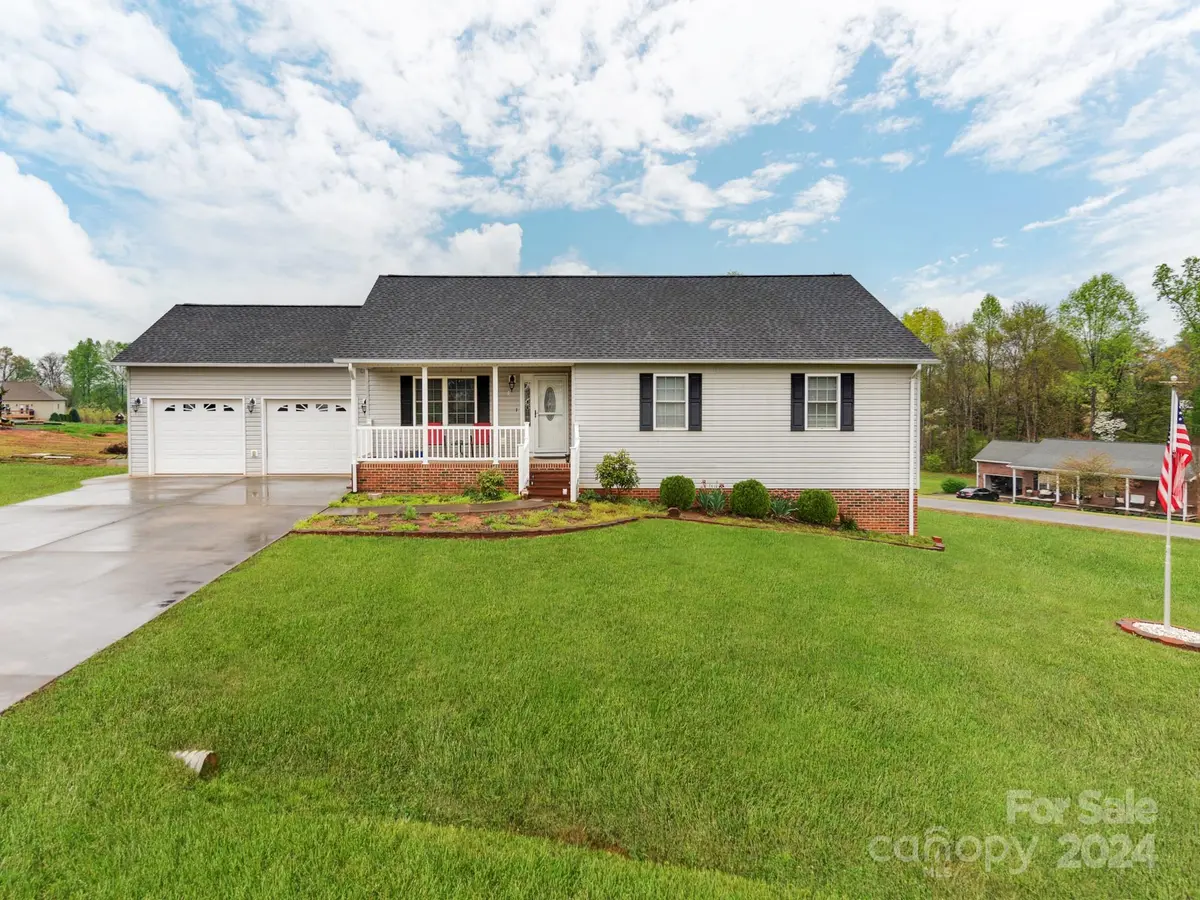 2613 Genes LOOP, Morganton, NC 28655