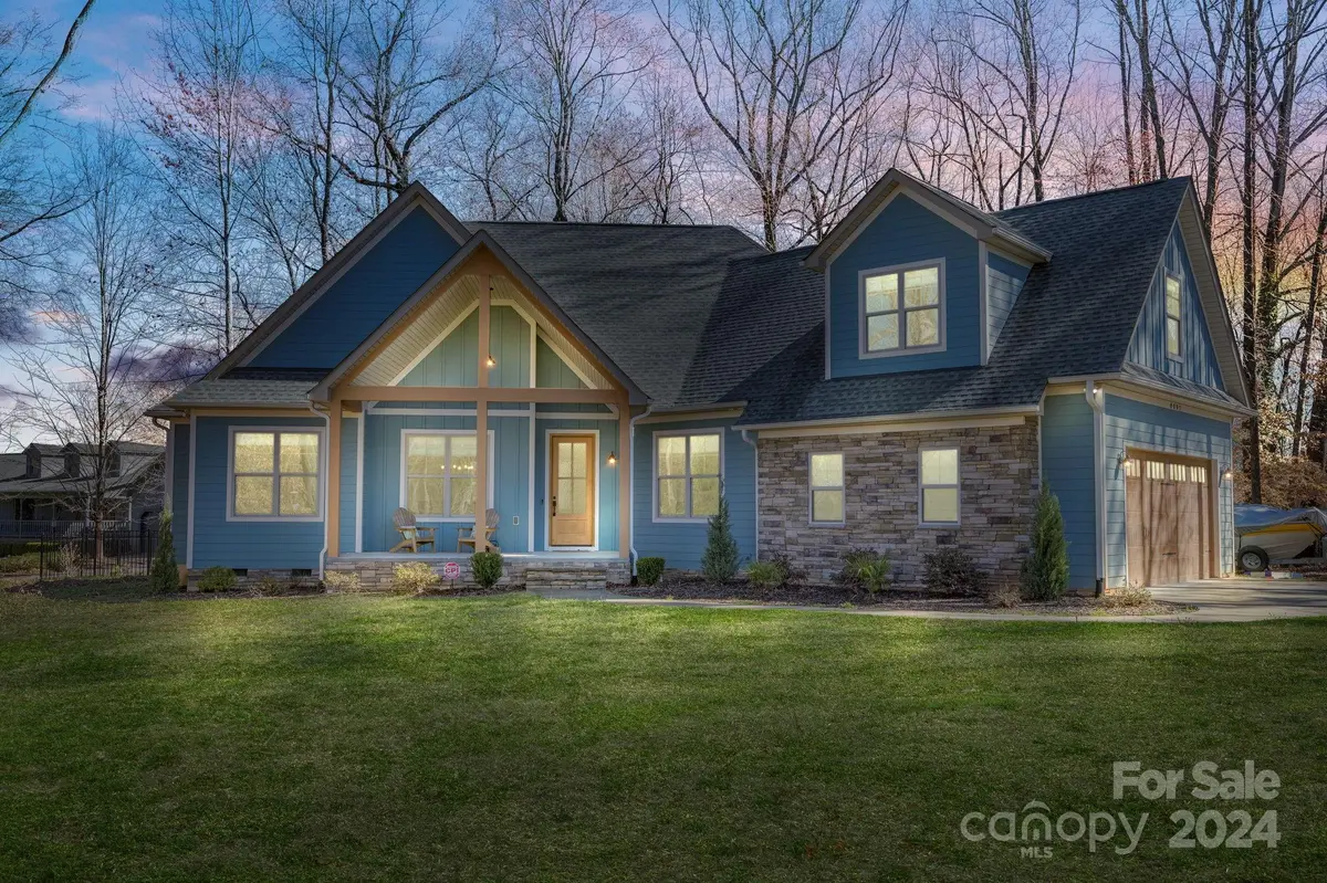 8001 Golf Course DR, Denver, NC 28037
