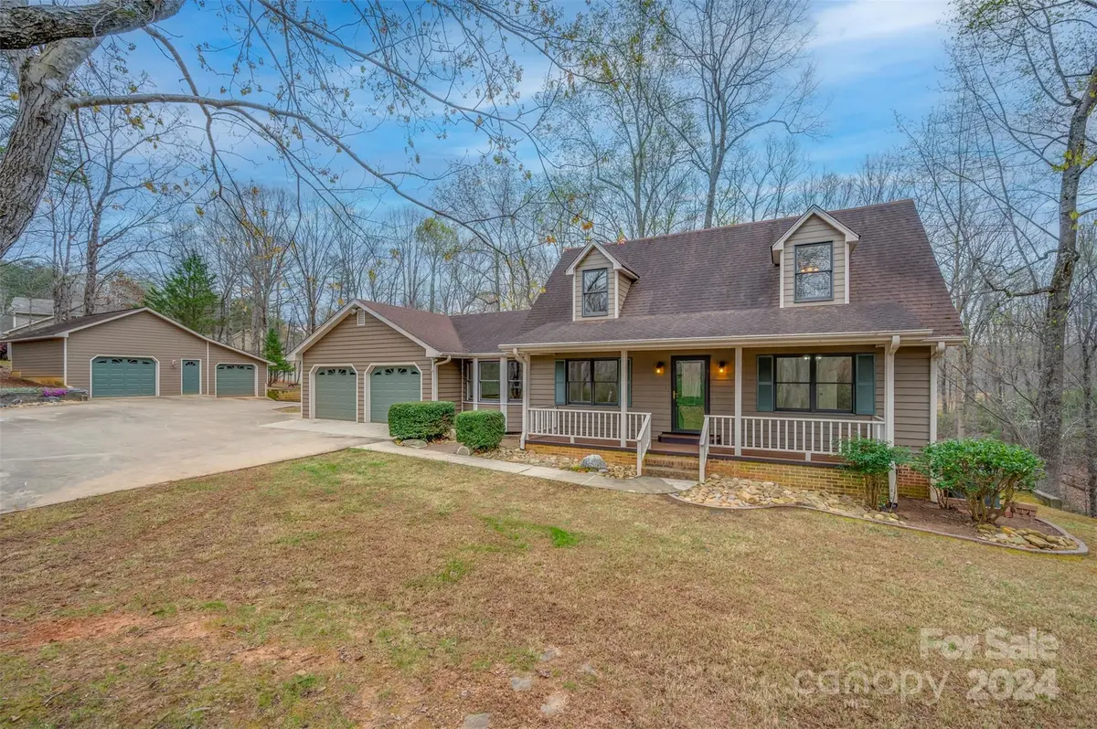 158 Mallard DR, Columbus, NC 28722