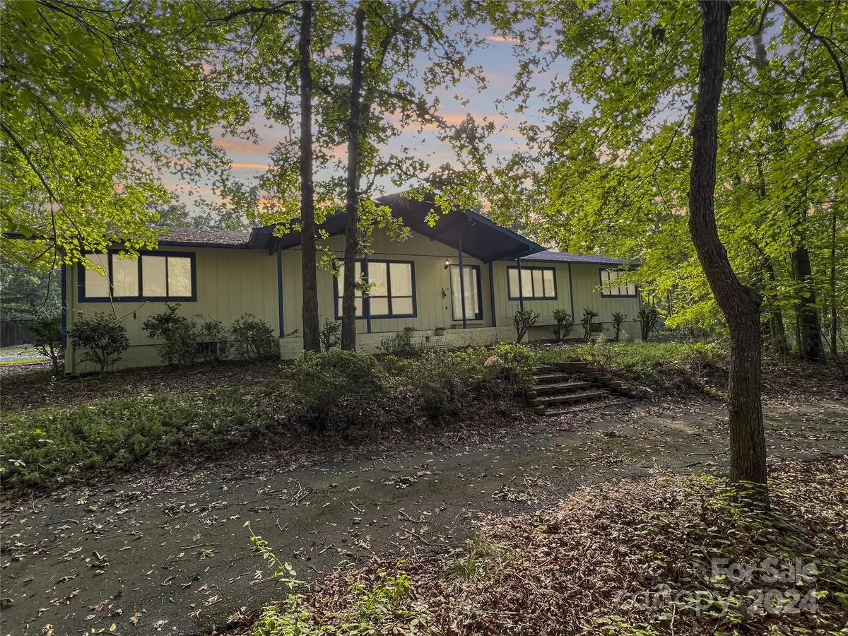 5033 Waxhaw Indian Trail RD, Matthews, NC 28104