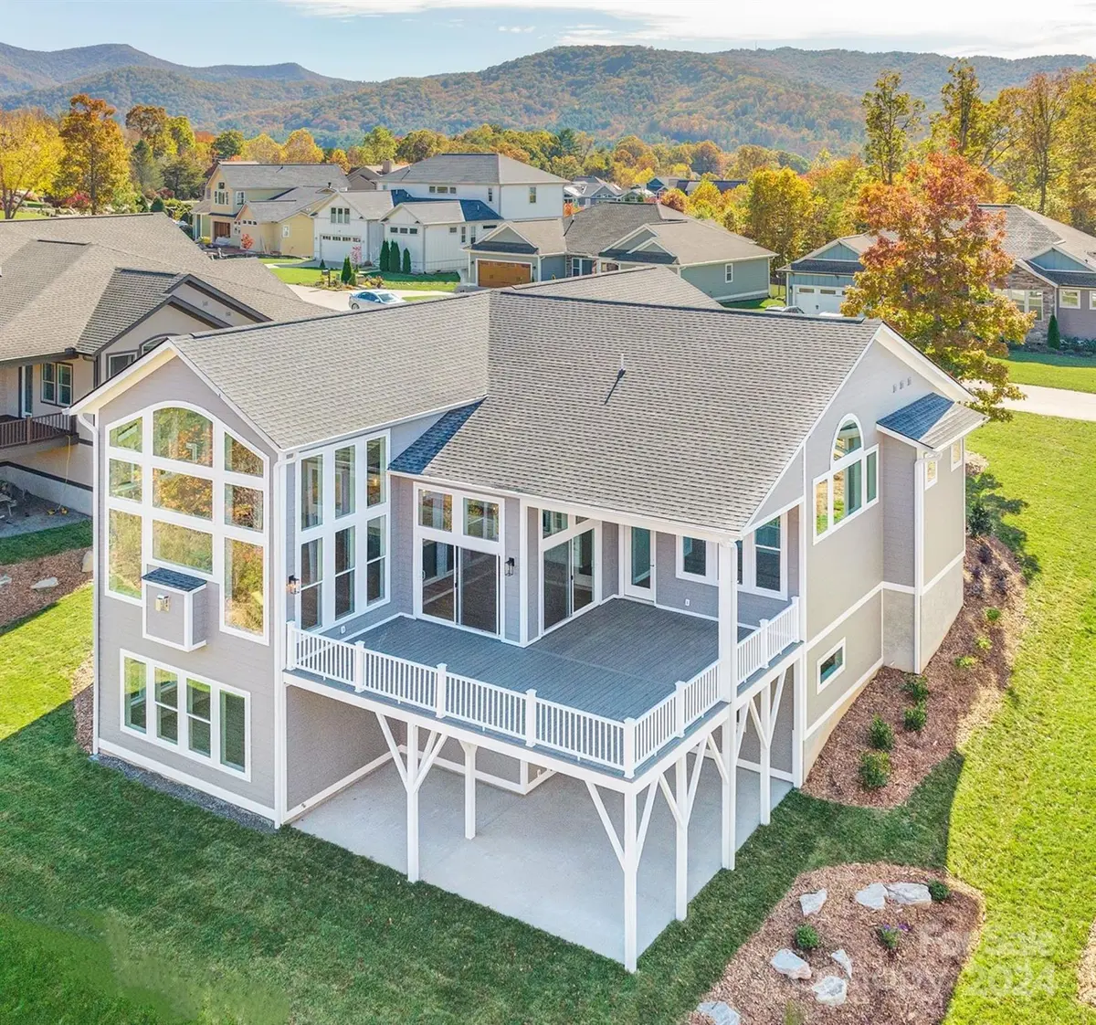 39 Al Dorf DR, Weaverville, NC 28787