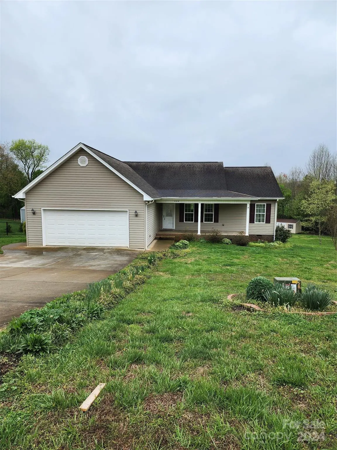 404 Stable Brook LN, Taylorsville, NC 28681