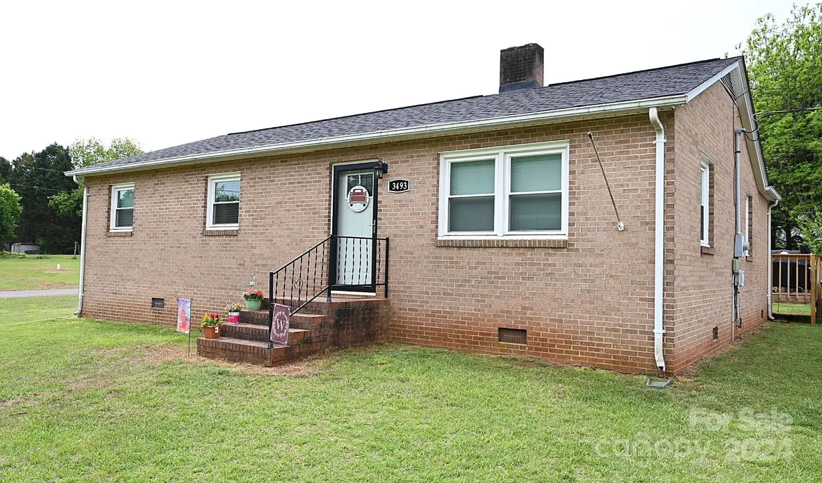 3493 Toms RD, Claremont, NC 28610