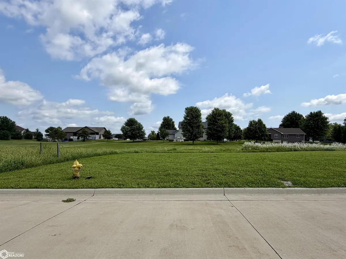 1234 N 18th Street, Chariton, IA 50049