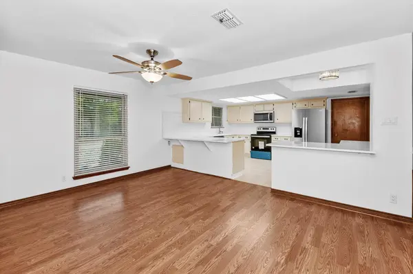 319 Matthew CV, Bastrop, TX 78602