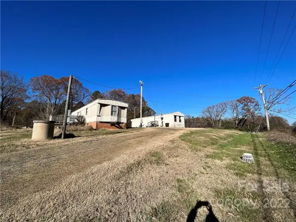 2202 Hillcrest RD, Dallas, NC 28034