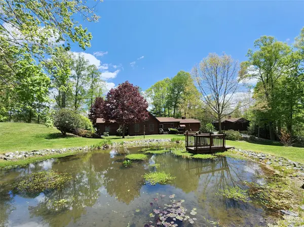 542 Allen Mountain RD, Spruce Pine, NC 28777