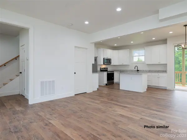 30 Alice Clement LN, Asheville, NC 28803