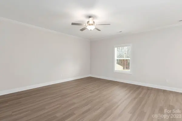 136 S Sina ST, Troutman, NC 28166