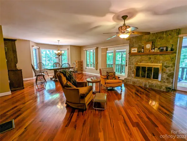 42 Rockinghorse TRL, Burnsville, NC 28714