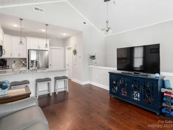 50 Wheeler RD, Weaverville, NC 28787
