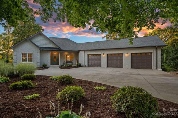 252 Greenbay RD, Mooresville, NC 28117