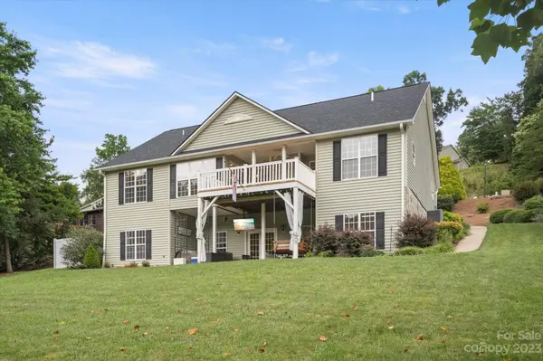 892 Plantation DR, Marion, NC 28752