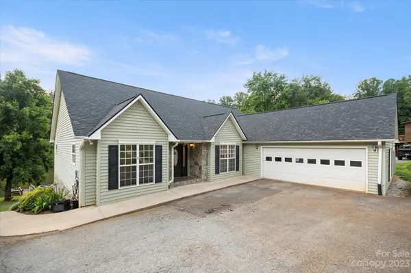 892 Plantation DR, Marion, NC 28752
